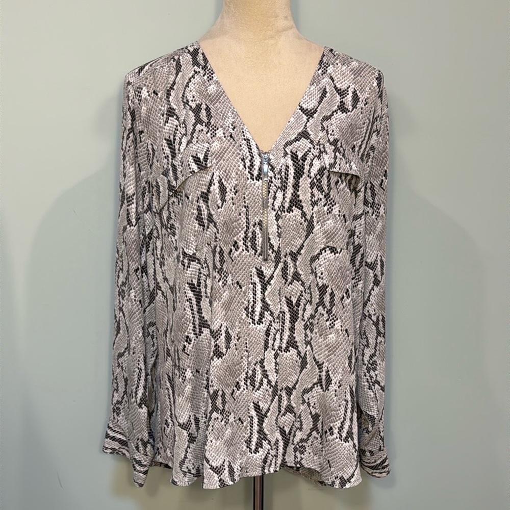 Express 1/4 zip snakeskin print v-neck blouse Size XL